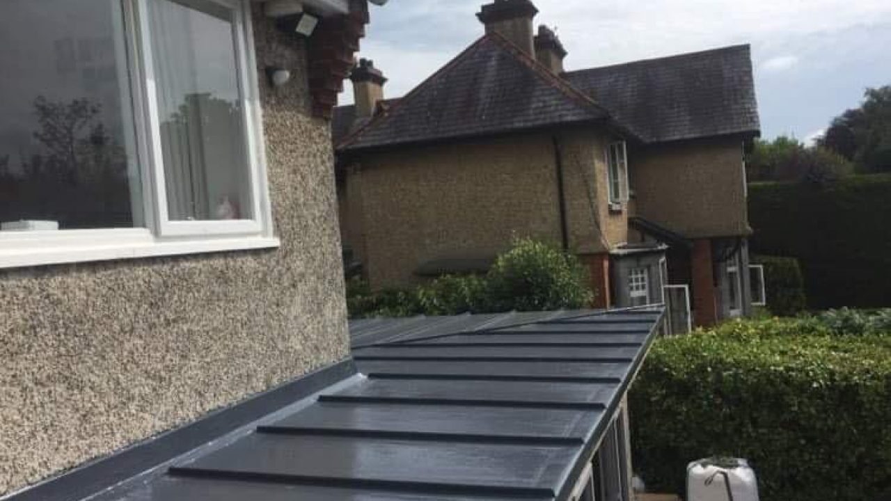A Guide To Maintaining Your Fibreglass Roof